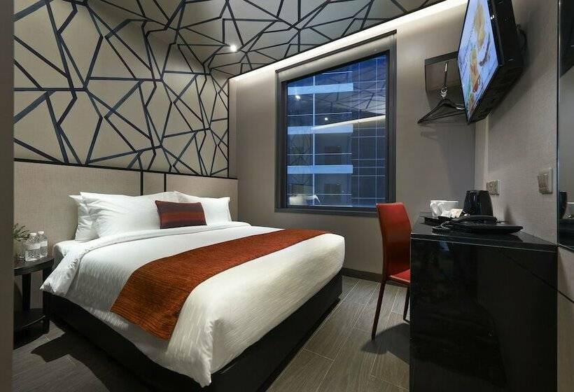 Superior Room, Boss