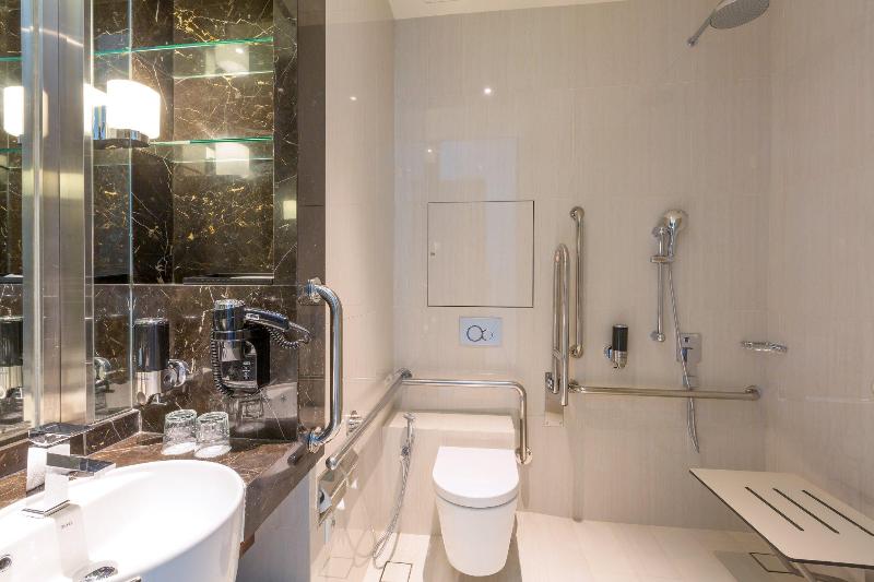 Standard Triple Room, Boss