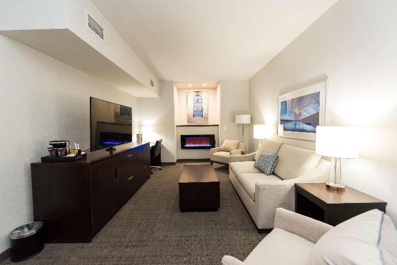 Superior Room, Boss