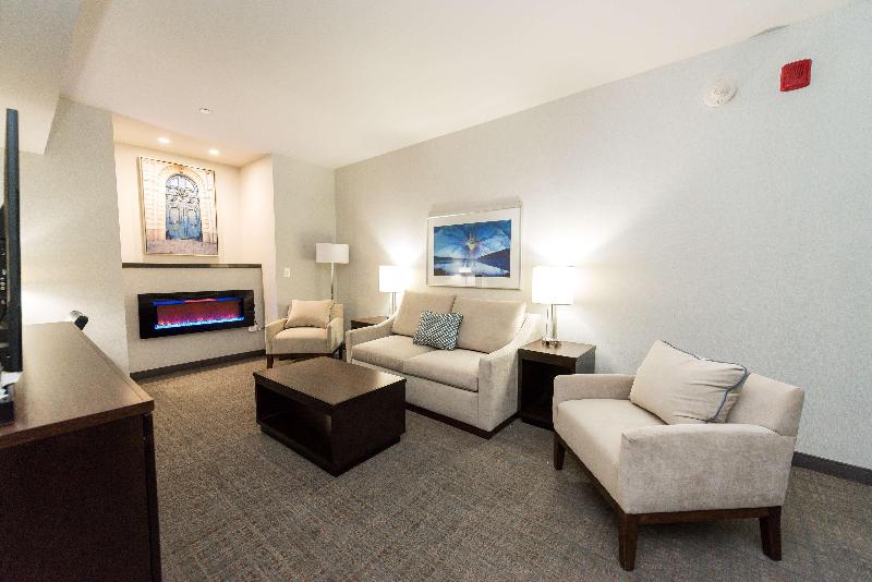 Superior Room, Boss