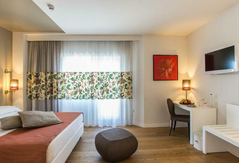 Standard Room, Caravel