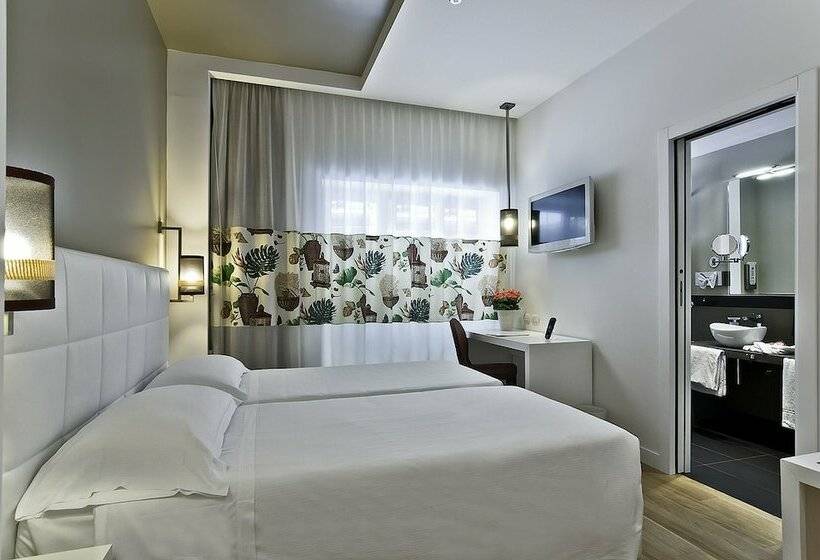 Standard Room, Caravel