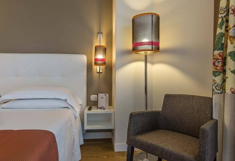 Standard Room, Caravel