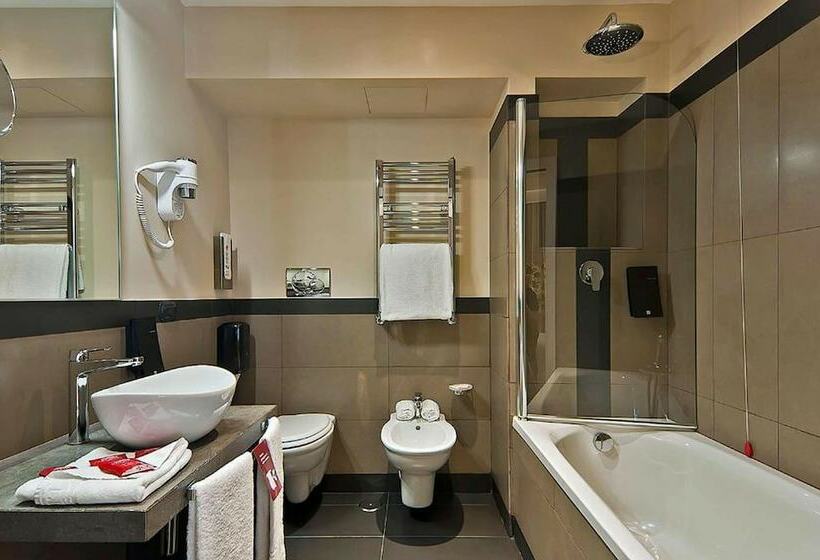 Standard Room, Caravel