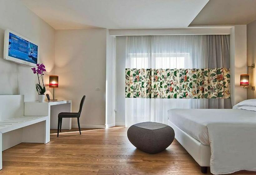 Standard Room, Caravel