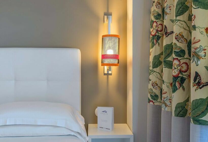 Standard Room, Caravel