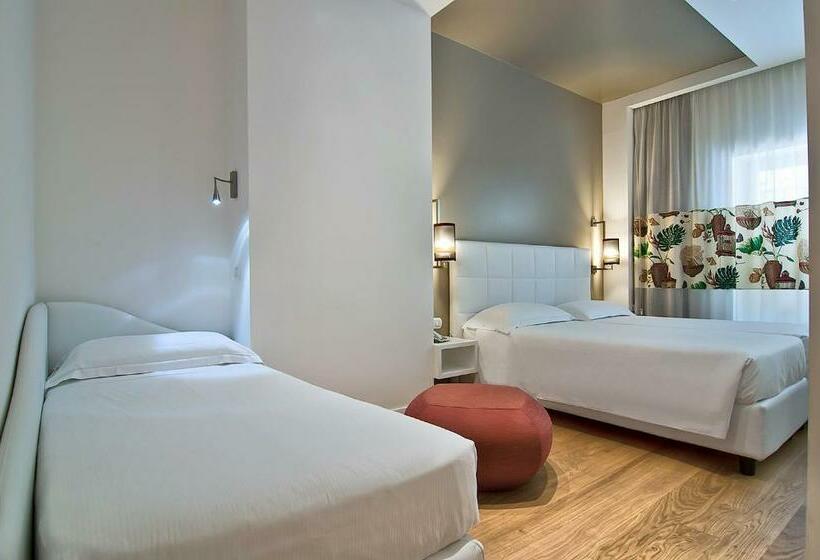 Standard Triple Room, Caravel
