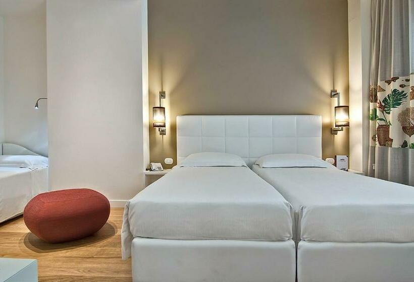 Standard Triple Room, Caravel