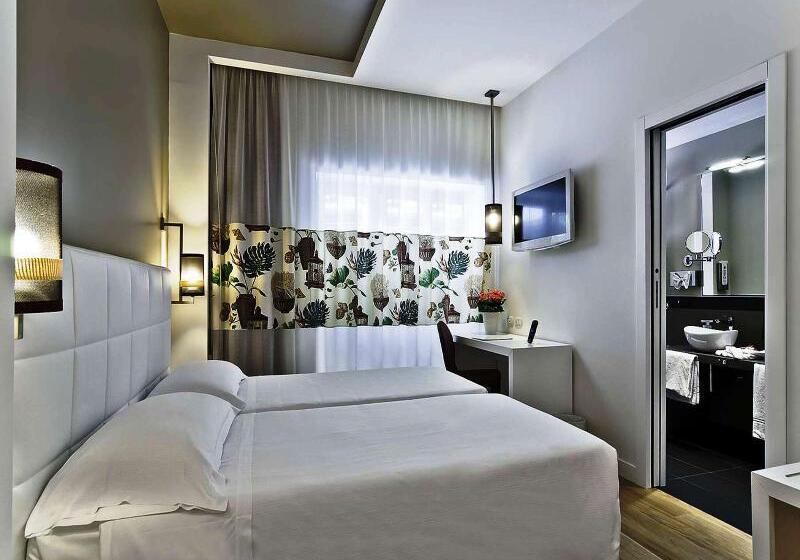 Standard Room, Caravel