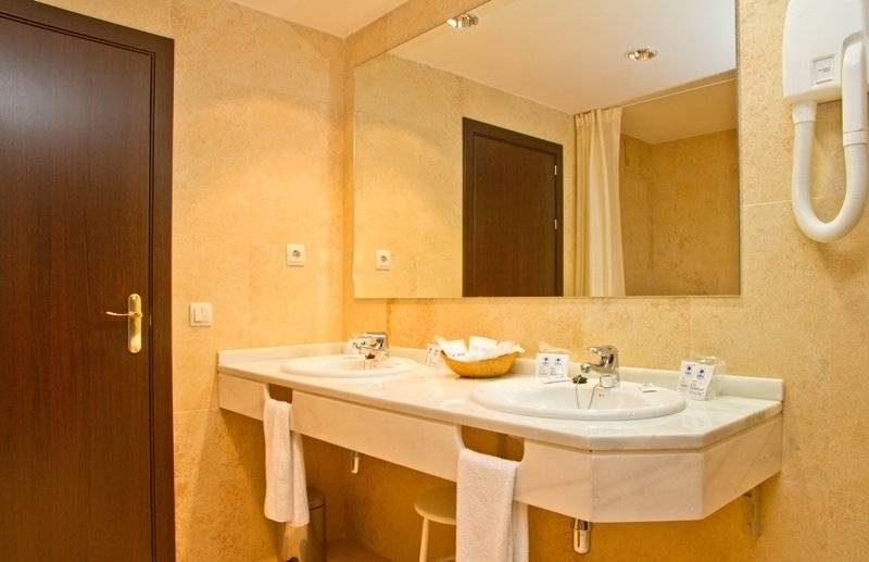 Standard Single Room, Las Palmeras Affiliated by Fergus