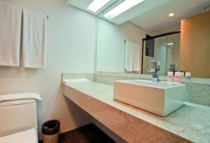 Standard Triple Room, Rede Andrade Vernon