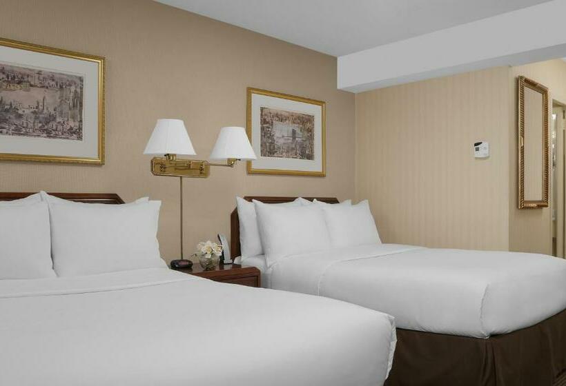 Standard Room 2 Double Beds, The Manhattan at Times Square