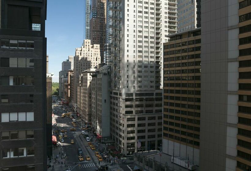 Standard Room 2 Double Beds, The Manhattan at Times Square