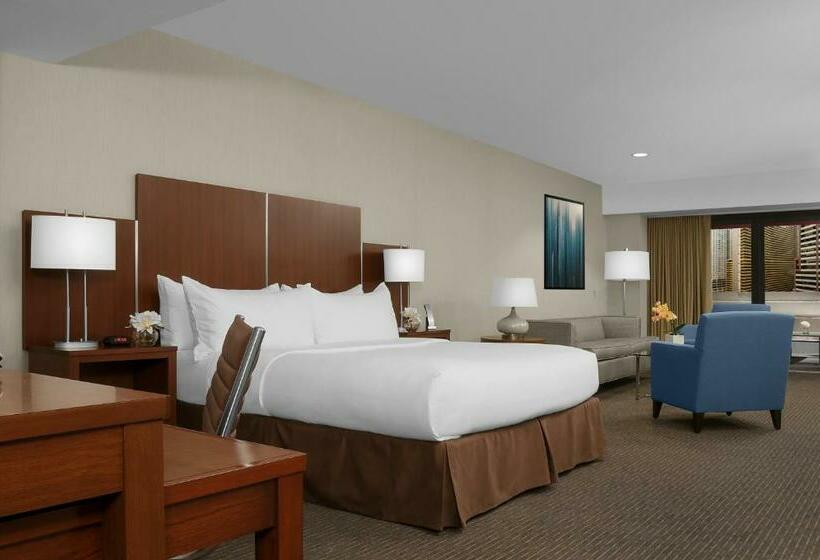 Junior Suite, The Manhattan at Times Square
