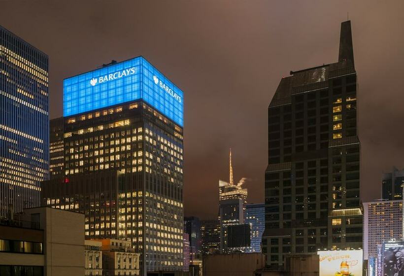 Standard Room, The Manhattan at Times Square