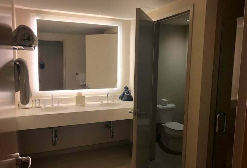 Suite, The Manhattan at Times Square