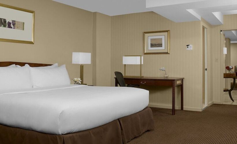 Standard Room, The Manhattan at Times Square
