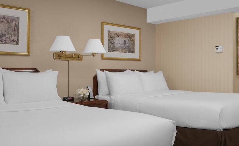 Standard Room 2 Double Beds, The Manhattan at Times Square