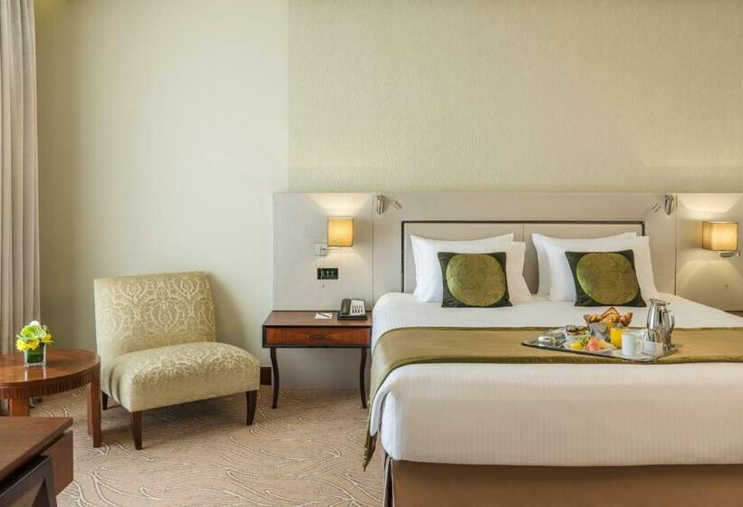 Superior Room King Size Bed, The Tower Plaza Hotel Dubai