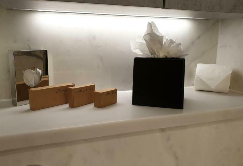 Executive Studio, Tower Suites By Blue Orchid