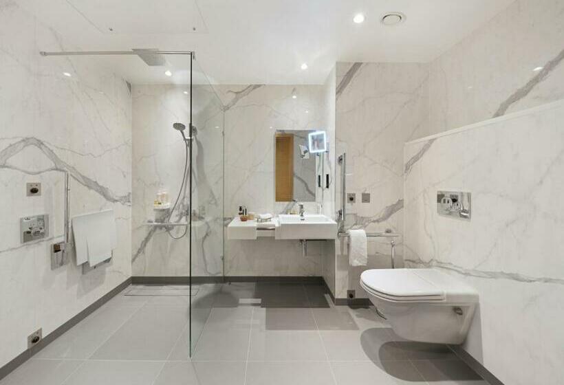 Superior Studio, Tower Suites By Blue Orchid