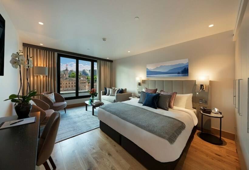 Superior Studio, Tower Suites By Blue Orchid