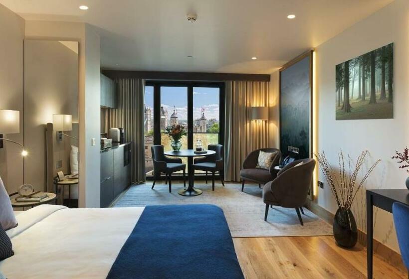 Executive Studio, Tower Suites By Blue Orchid