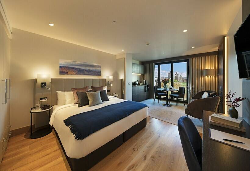 Executive Studio, Tower Suites By Blue Orchid