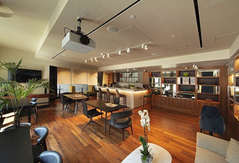 Superior Studio, Tower Suites By Blue Orchid
