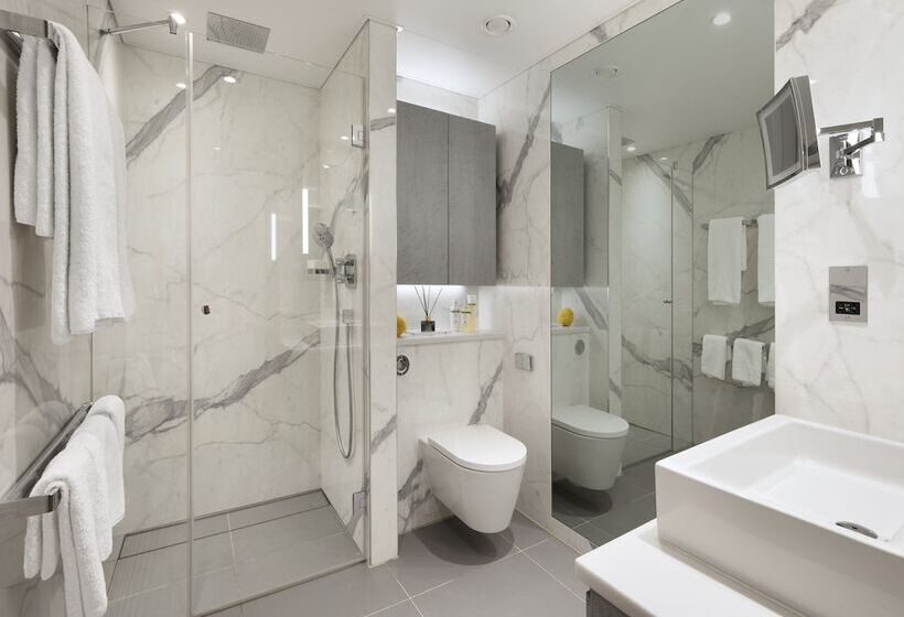 Superior Studio, Tower Suites By Blue Orchid