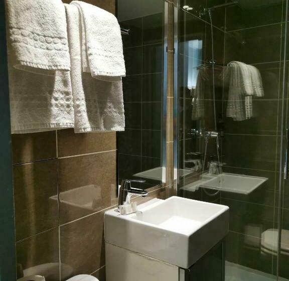 Standard Room, Victoria