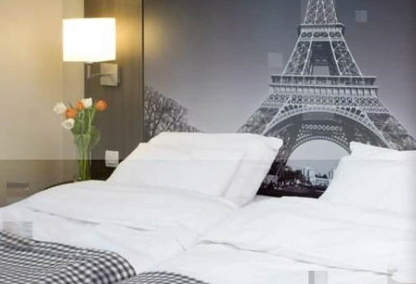 Standard Room, Victoria