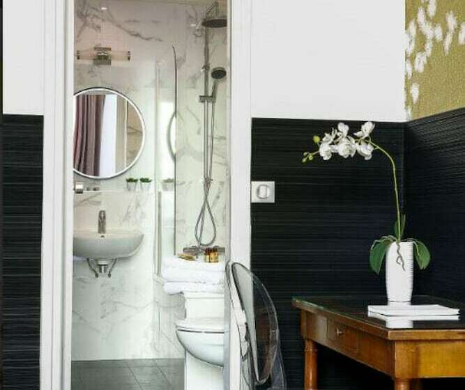 Standard Room, Victoria