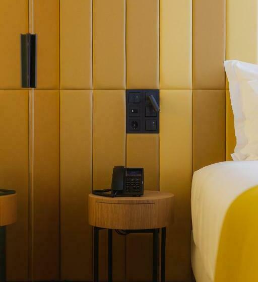 Executive Suite, Lumen Hotel & The Lisbon Light Show