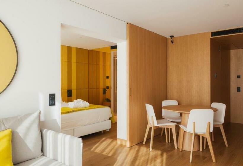 Executive Suite, Lumen Hotel & The Lisbon Light Show