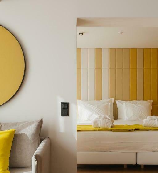 Executive Suite, Lumen Hotel & The Lisbon Light Show