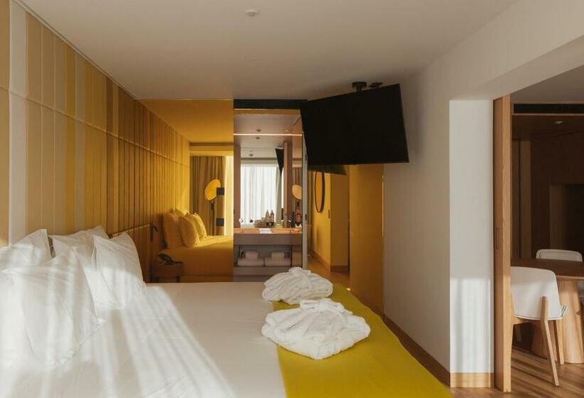 Executive Suite, Lumen Hotel & The Lisbon Light Show