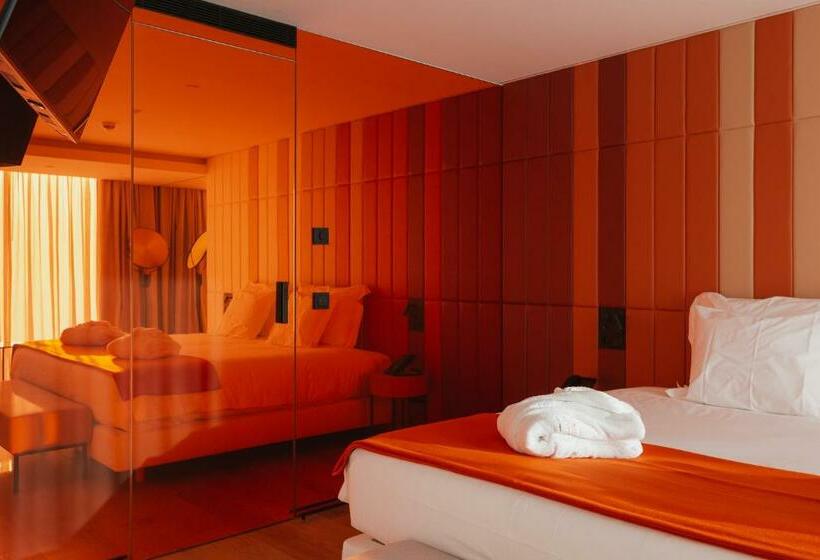 Executive Suite, Lumen Hotel & The Lisbon Light Show
