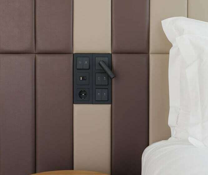 Executive Suite, Lumen Hotel & The Lisbon Light Show