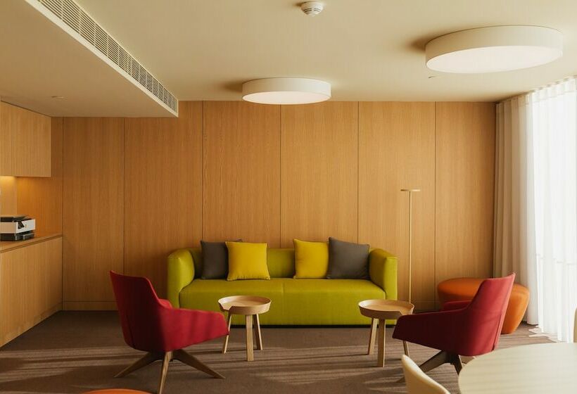 Executive Suite, Lumen Hotel & The Lisbon Light Show