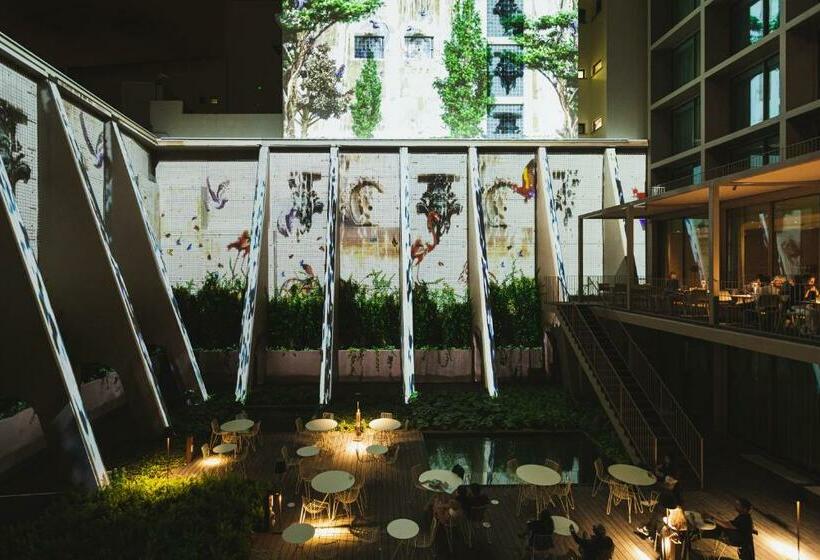 Standard Connecting Room, Lumen Hotel & The Lisbon Light Show