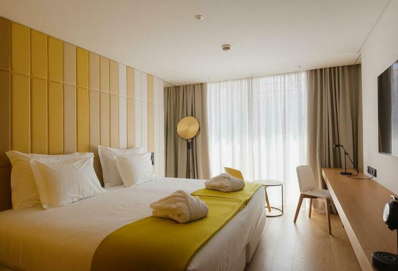 Standard Connecting Room, Lumen Hotel & The Lisbon Light Show