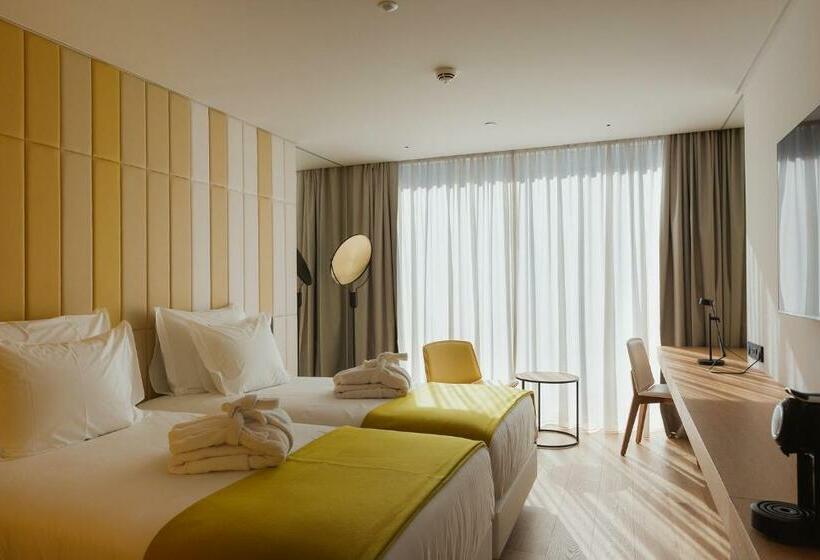 Standard Connecting Room, Lumen Hotel & The Lisbon Light Show