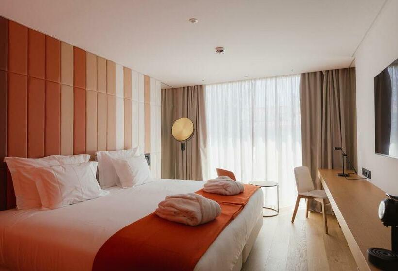 Standard Connecting Room, Lumen Hotel & The Lisbon Light Show