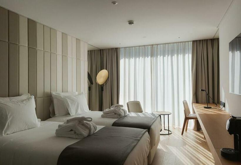 Standard Connecting Room, Lumen Hotel & The Lisbon Light Show