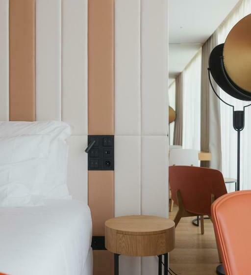 Standard Connecting Room, Lumen Hotel & The Lisbon Light Show