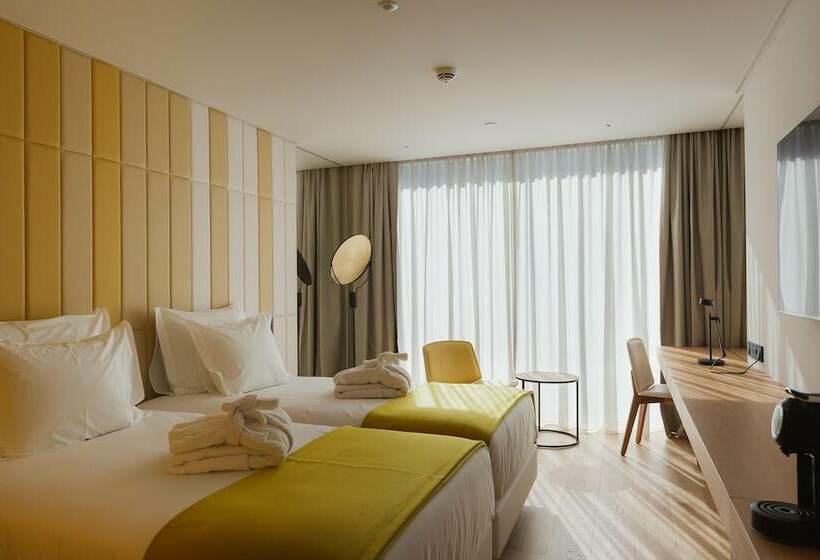 Standard Connecting Room, Lumen Hotel & The Lisbon Light Show