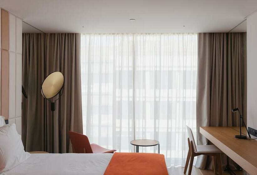 Standard Connecting Room, Lumen Hotel & The Lisbon Light Show
