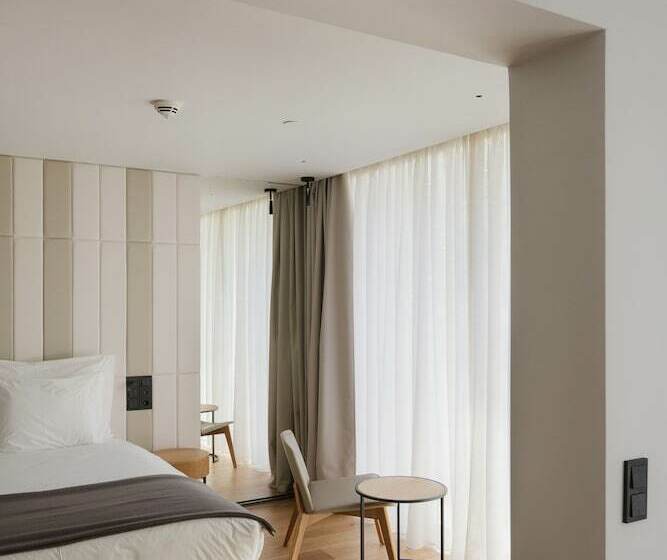 Premium Suite, Lumen Hotel & The Lisbon Light Show