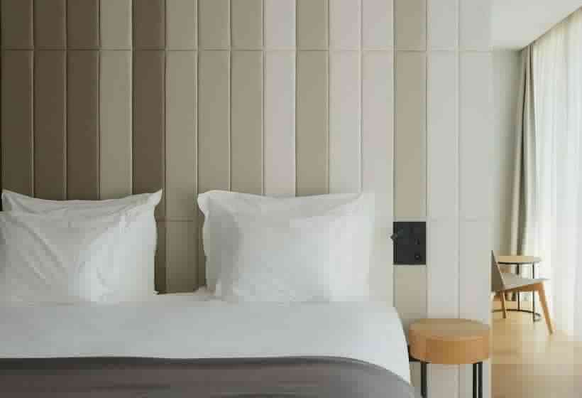 Executive Suite, Lumen Hotel & The Lisbon Light Show